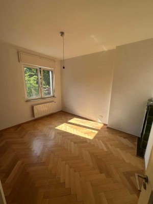Charmanter Altbau mit Charakter – Stilvolle 3-Zimmer-Wohnung in Krefeld