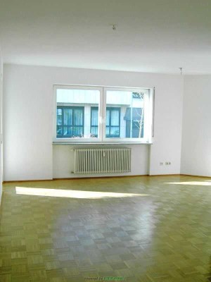 2 Zimmer-Komfort- Wohnung mit Balkon und toller EBK, ruhig direkt am Niddapark