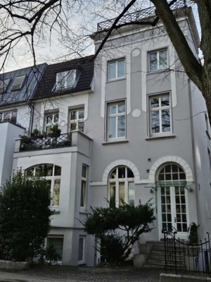 Großzügige und sonnige End-Etage in Hamburg-Eilbek