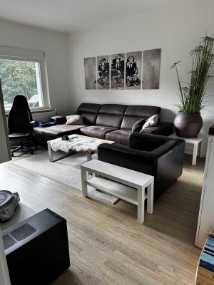 2,5-Zimmer Wohnung mit Balkon, Einbauküche und Stellplatz / Garage