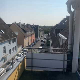 Renovierte 1 Zimmerwohnung mit Balkon zu vermieten.