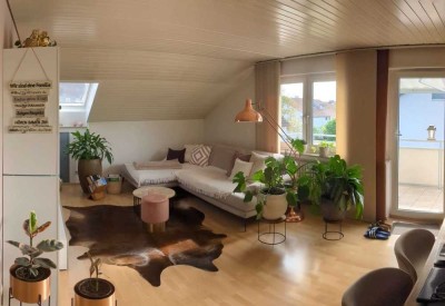 Tolle Wohnung mit großem Balkon - Top Saniert