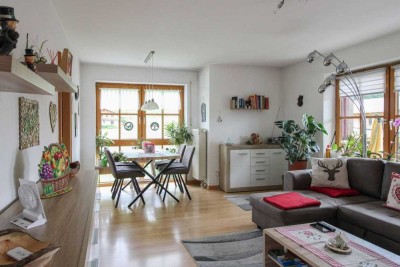 Helles Wohnglück mit Bergblick – ruhig, gepflegt, vermietet: 3-Zimmer-Wohnung mit TG und Balkon