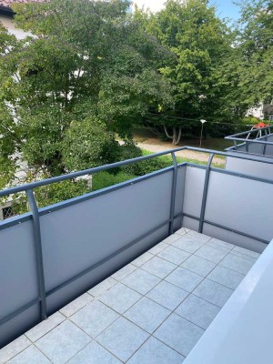 Gepflegte 2-Zimmer-Wohnung mit Balkon in Stuttgart-Stammheim
