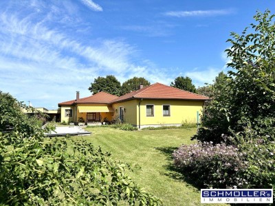 Großzügiges Anwesen mit 2 Bungalow Wohneinheiten und Nebengebäude