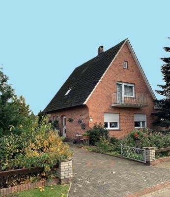 Viel Platz zum Leben und Wohlfühlen – Einfamilienhaus mit Doppelgarage und Anbau in ruhiger Lage!