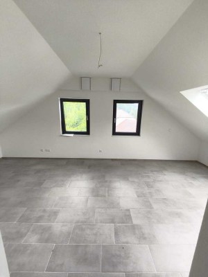 Erstbezug mit Einbauküche: Exklusive 4-Zimmer-Penthouse-Wohnung mit luxuriöser Innenausstattung
