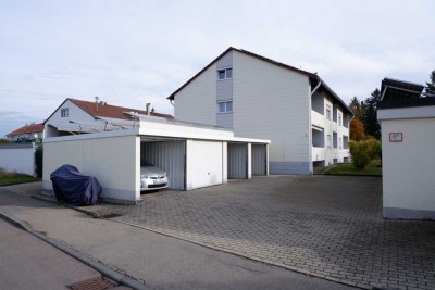 Schöne renovierte 2 Zimmer DG Wohnung mit EBK, Keller sowie Einzelgarage in Onstmettingen, WM: 710€