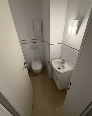 Erstbezug nach Modernisierung, Wohnung mit 4,5 Zimmern und 2 Balkonen in Bonn-Bad Godesberg