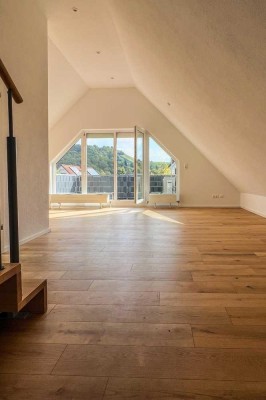 Moderne 4-Zimmer-Maisonette mit offenem Wohnkonzept, Balkon & TG-Stellplatz in Top-Lage