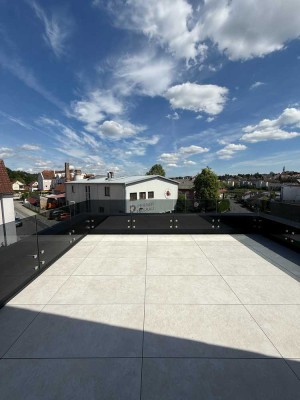 Hacklberg: Exklusive DG-Wohnung mit Top-Ausstattung, Dachterrasse & KfW-Vorteil