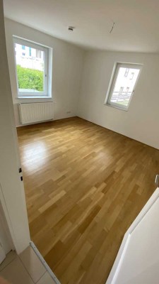 Schöne, neuwertige 3-Zimmer Woh. mit Terrasse  im Zentrum Möhringen