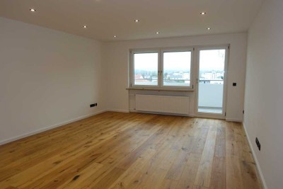 Umfassend saniert und sofort beziehbar: 3-Zimmer-Wohnung mit Südbalkon im 4. OG!