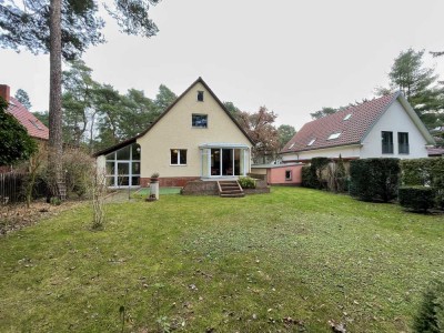 Einfamilienhaus/Villa in Kleinmachnow mit Grundstück zu Vermieten