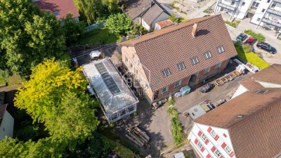 Kreativer "work and living space" im alten Schulhaus mit Orangerie