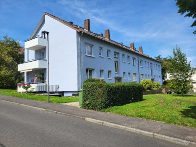 Vollständig renovierte 3-Zimmer-Wohnung mit EBK & Balkon