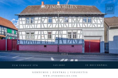 Zentral & vielseitig: Großes Fachwerkhaus mit Einliegerwohnung und Nebengebäuden!