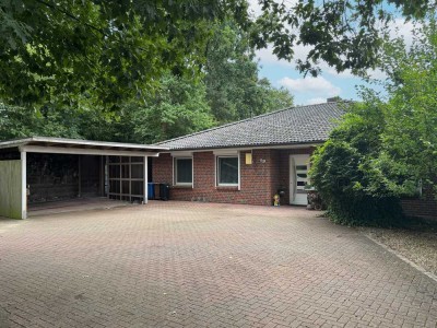 Wohnen im Grünen: Großzügiger Bungalow mit Terrasse, Garten & Pavillon