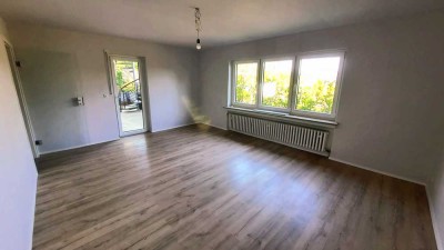 Stilvolle 2-Zi.-Souterrain-Wohnung mit gehobener Innenausstattung, Terrasse und EBK in Höchberg