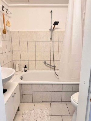 Helle und ruhige 1-Zimmer-Wohnung im schönen Komponistenviertel