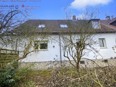 Freistehendes Einfamilienhaus mit Garage