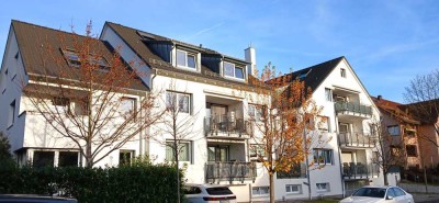 Waiblingen: Elegante, sonnige 4-Zimmer Wohnung, EBK, TG,  Aufzug, KfW70