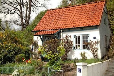 2-Familienhaus und Garage + provisionsfrei +