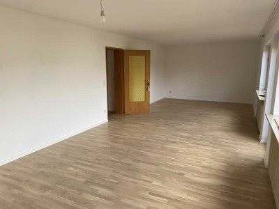 Renovierte 4-Zimmer-Wohnung mit Balkon in Offenbach-Bieber