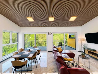� Luxus. Ruhe. Aussicht. - Eingerichtetes 4-Zimmer-Penthouse mit 3 Dachterrassen, Aufzug & Keller