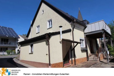 Kernsaniertes Wohnhaus mit Nebengebäude und enormem Ausbaupotenzial