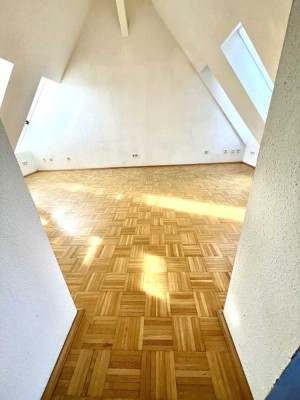 Attraktive, vollständig renoviertes Apartment mit gehobener Innenausstattung in Essen-Süden !!!