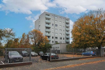 Attraktive 3 Zimmer Wohnung in Hanau Lamboy mit neuen Fenstern und Balkon
