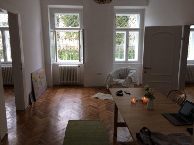 Charmante 3-Zimmer-Wohnung im Altbau mit Blick ins Grüne – Nachmieter gesucht! �