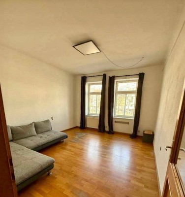 Charmante Altbauwohnung mit optimalem Grundriss – nur 50 m zur U4 Schönbrunn!