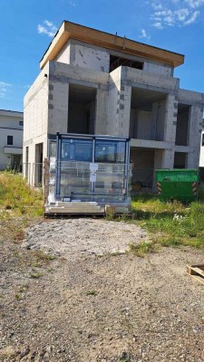 Fenster & Türen im Einbau! - Ihr 6-Zimmer Traumhaus in Ludwigsfelde zur individuellen Fertigstellung