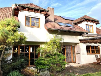 IHR ZUHAUSE ZUM WOHLFÜHLEN !  Ein grosses Haus für ihre Familie in ruhiger und gepflegter Wohnlage!