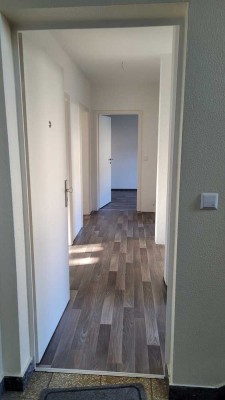 Gepflegte 3-Zimmer-Wohnung mit Balkon und Einbauküche in Zentrumsnähe