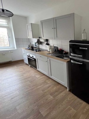 Sanierte Altbauwohnung mit EBK + Wannenbad