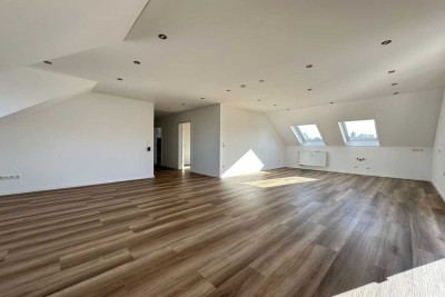 Exklusive 3,5 Zi. Wohnung mit Balkon, Dachboden, Keller & PKW Stellplatz in Dillingen an der Donau