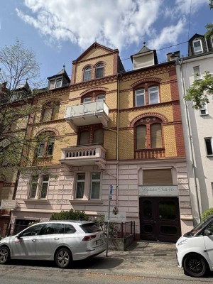 ''Beliebte Wohnlage''
Schöne 2-Zimmer Altbauwohnung mit hochwertigem Badezimmer