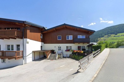 Großzügige Wohnung in der Felberstraße mit Balkon und Bergblick