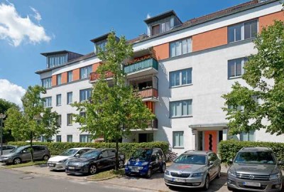 2 Zimmer mit Wintergarten, Küche und Bad mit Fenster ab sofort in Berlin-Karow!