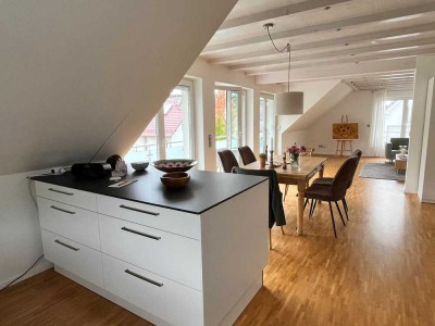 Großzügige, helle und moderne 4-Raum-DG-Wohnung mit Balkon und EBK in Glottertal