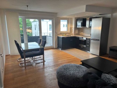 Moderne 2-Raum-Wohnung mit gehobener Innenausstattung, großem Balkon und EBK in Unterhaching