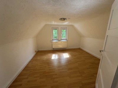 Charmantes Einfamilienhaus mit Garten – Renovierungsbedürftig, aber mit Potenzial.