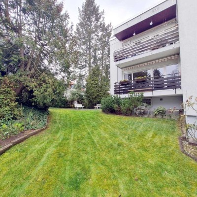 Wunderschöne 2-Zimmer-Wohnung mit Blick auf den Waldsee, Balkon u. Büroraum, Garage in Hermsdorf