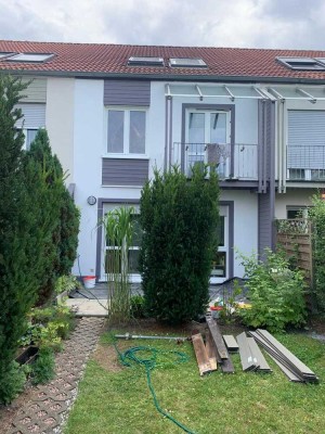 ***Wohnen, wo andere Urlaub machen – Charmantes Reihenhaus nahe Kulkwitzer See***