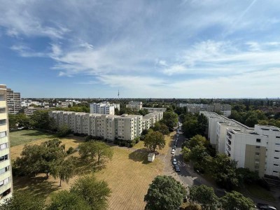 Weitblick pur! 3 bis 4 Zimmer Wohnung mit Balkon und Stadtblick!