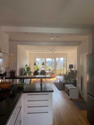 Sonnige 3-Zimmerwohnung mit Südbalkon und Einzelgarage in Bad Cannstatt-Espan
