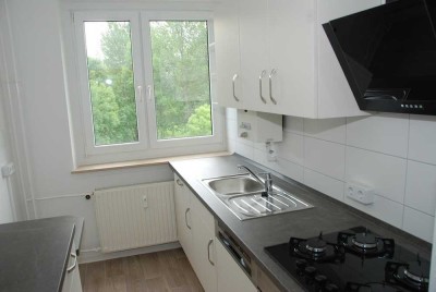Hier ist die Einbauküche schon dabei